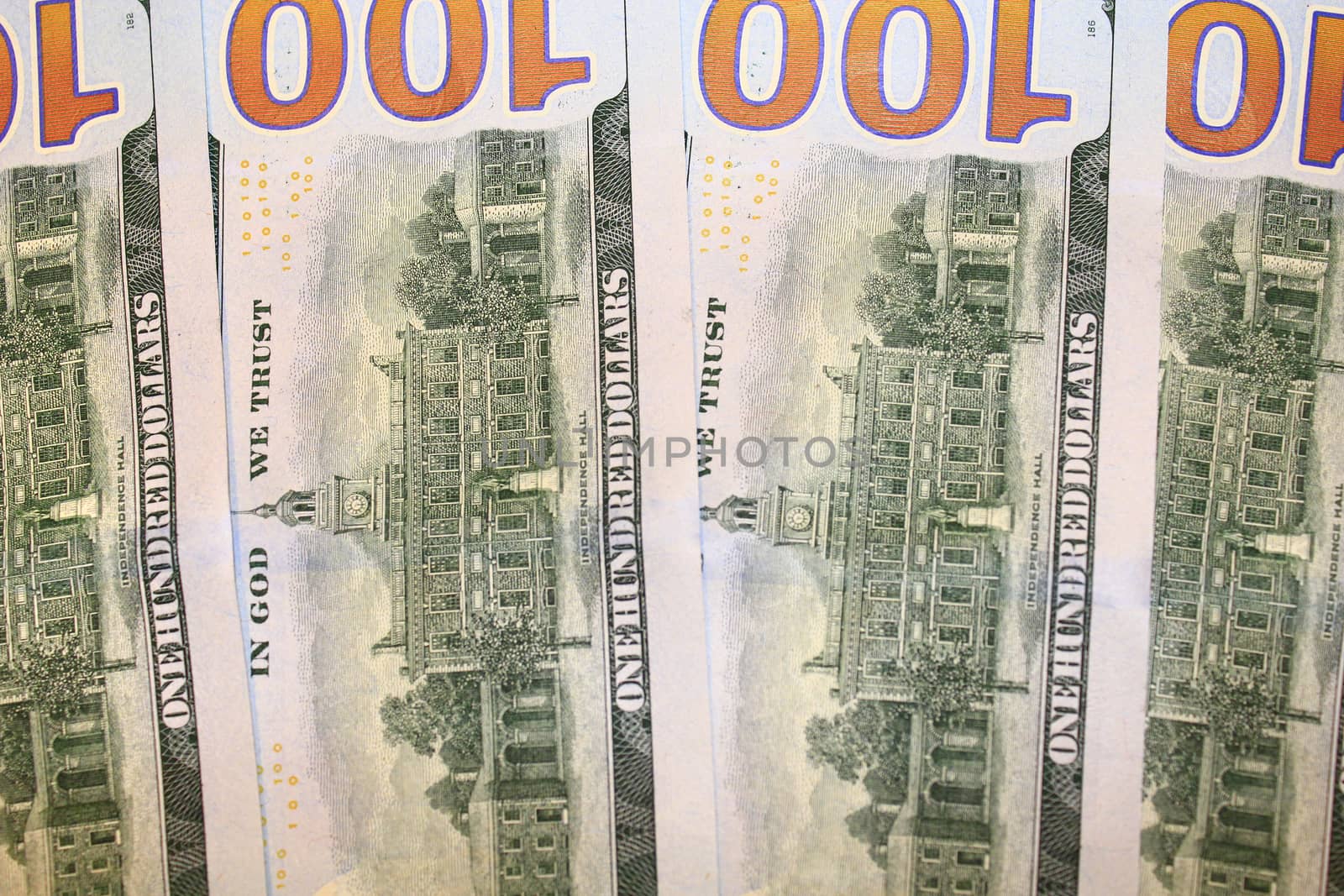 cash in hundred dollar bank notes