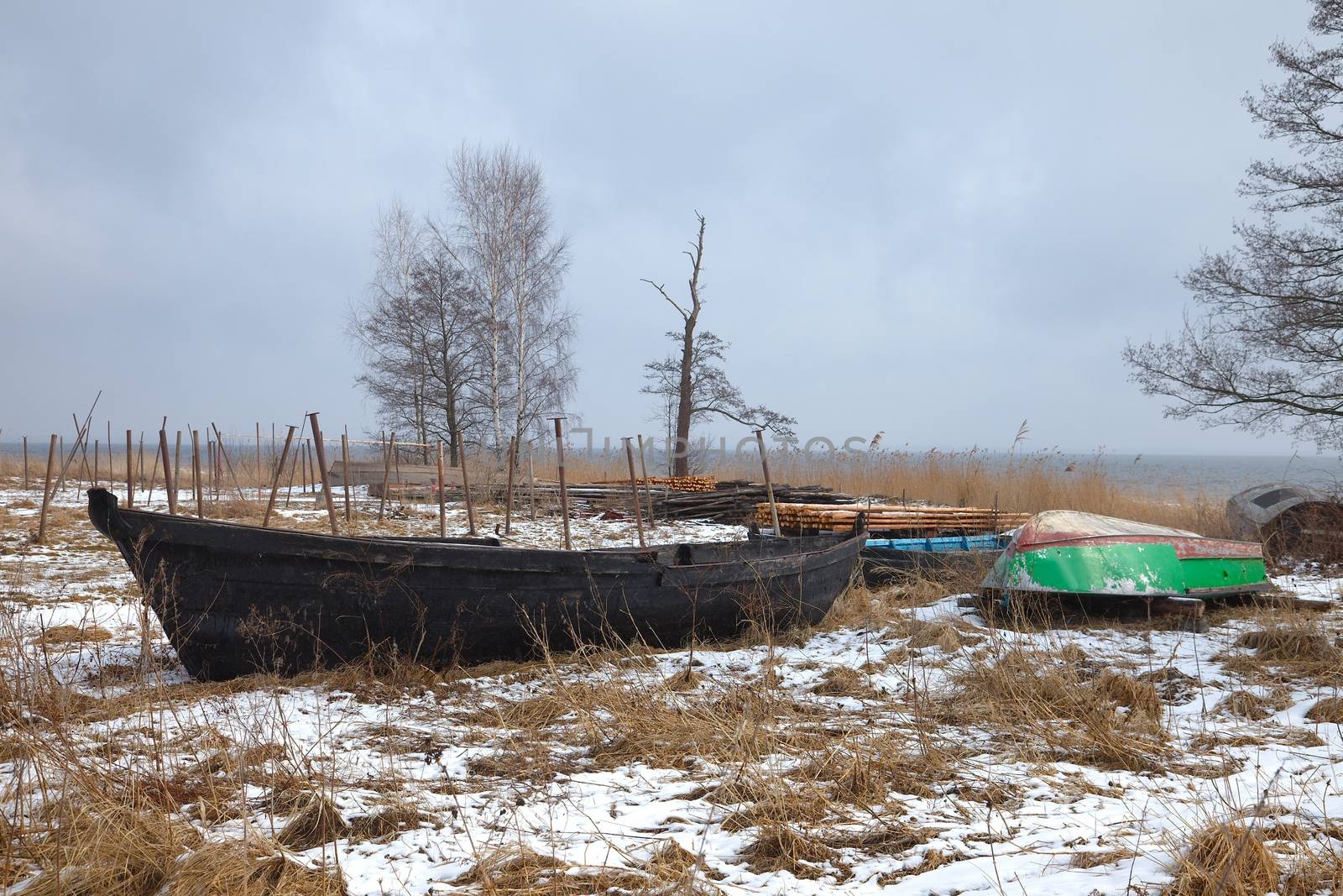 Boats on the hore in winter