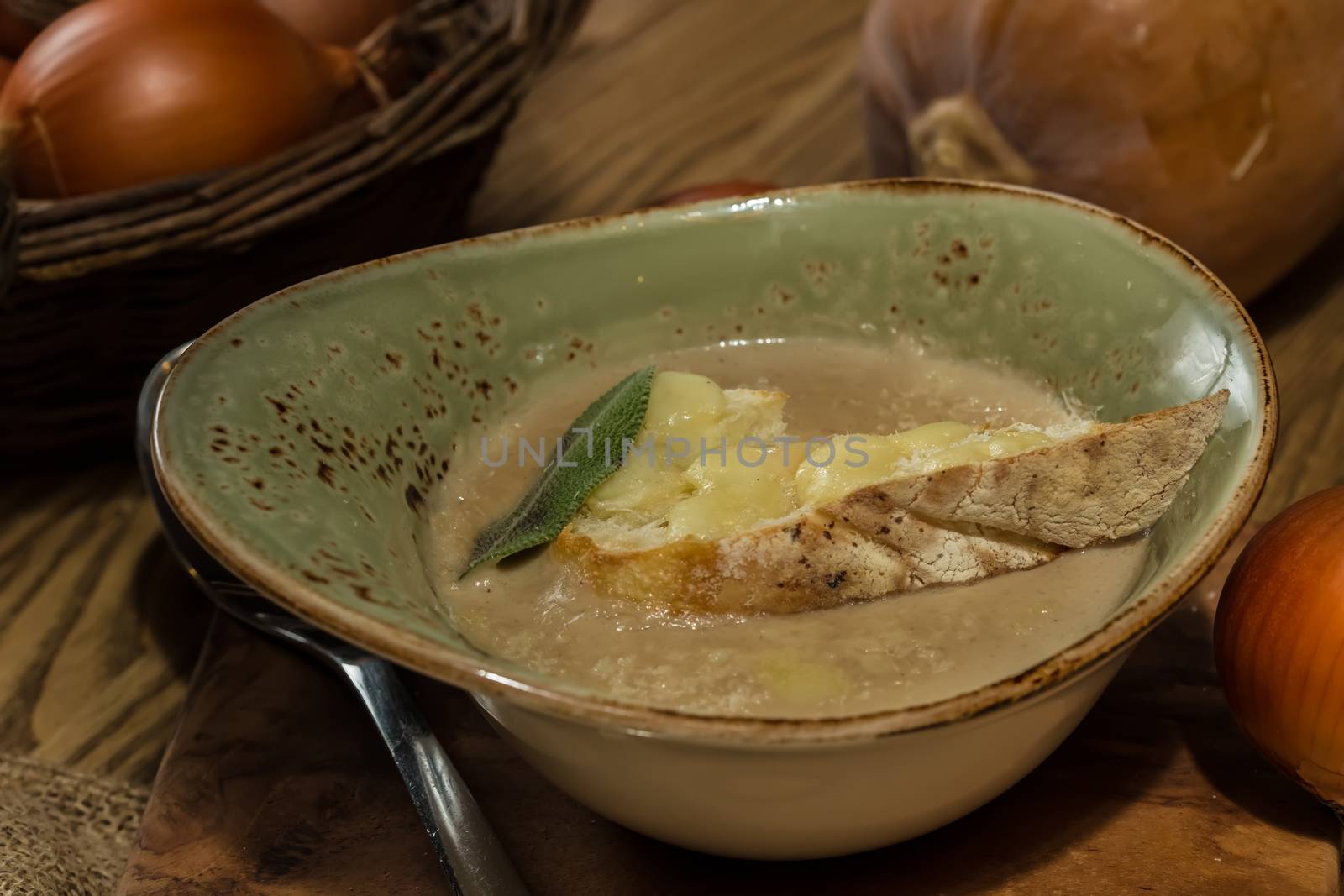 french onion gratin soup by sarymsakov