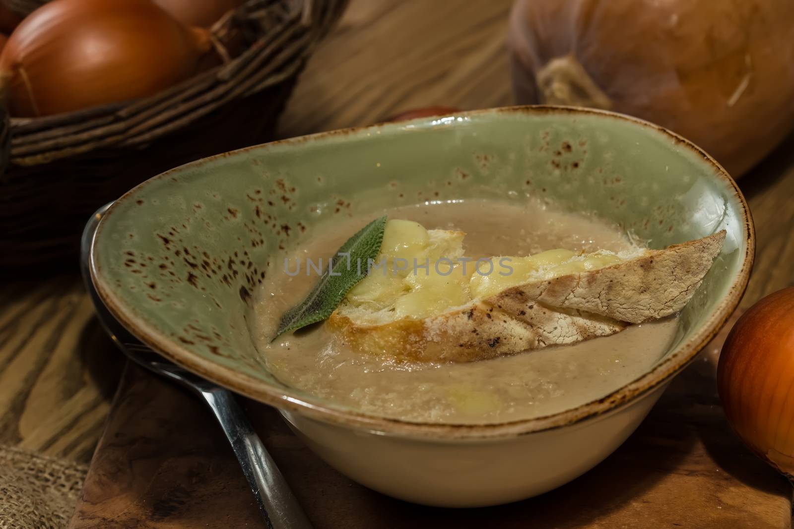 The french onion gratin soup. selective Focus