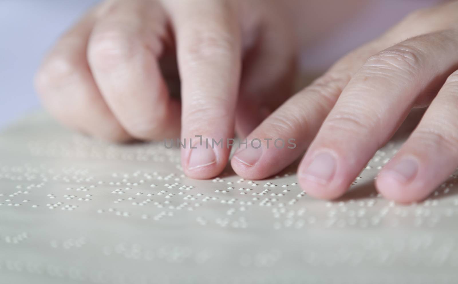 Braille method of reading by Portokalis