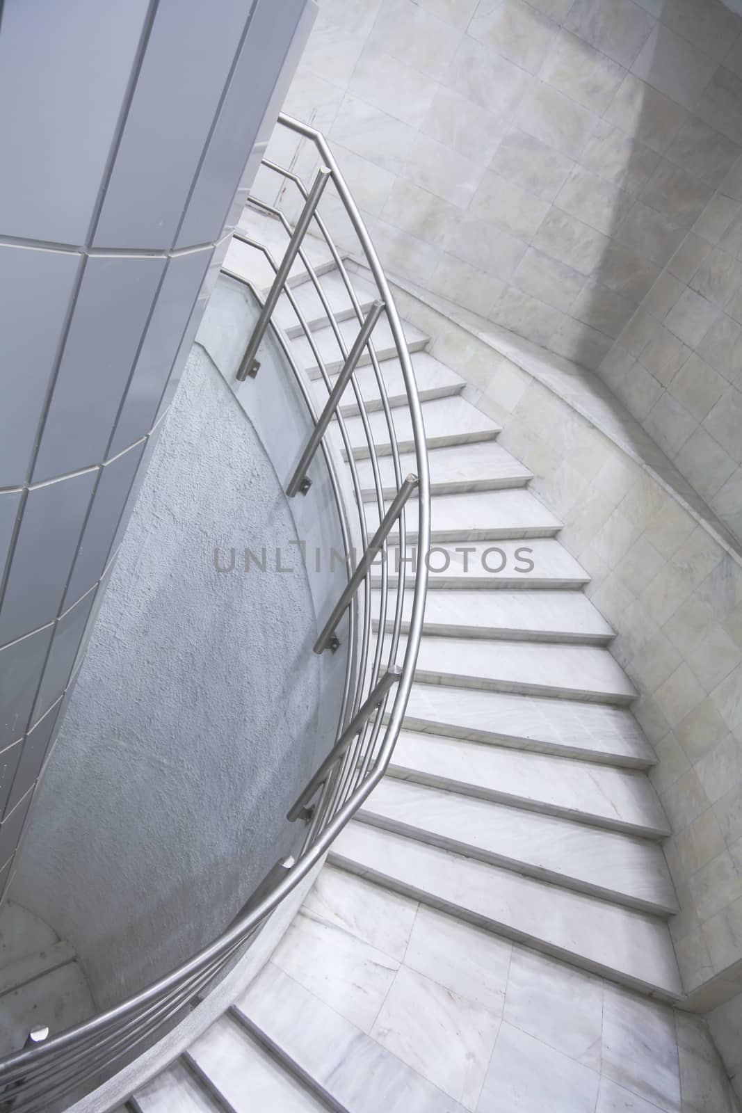Marble staircase in shades of white