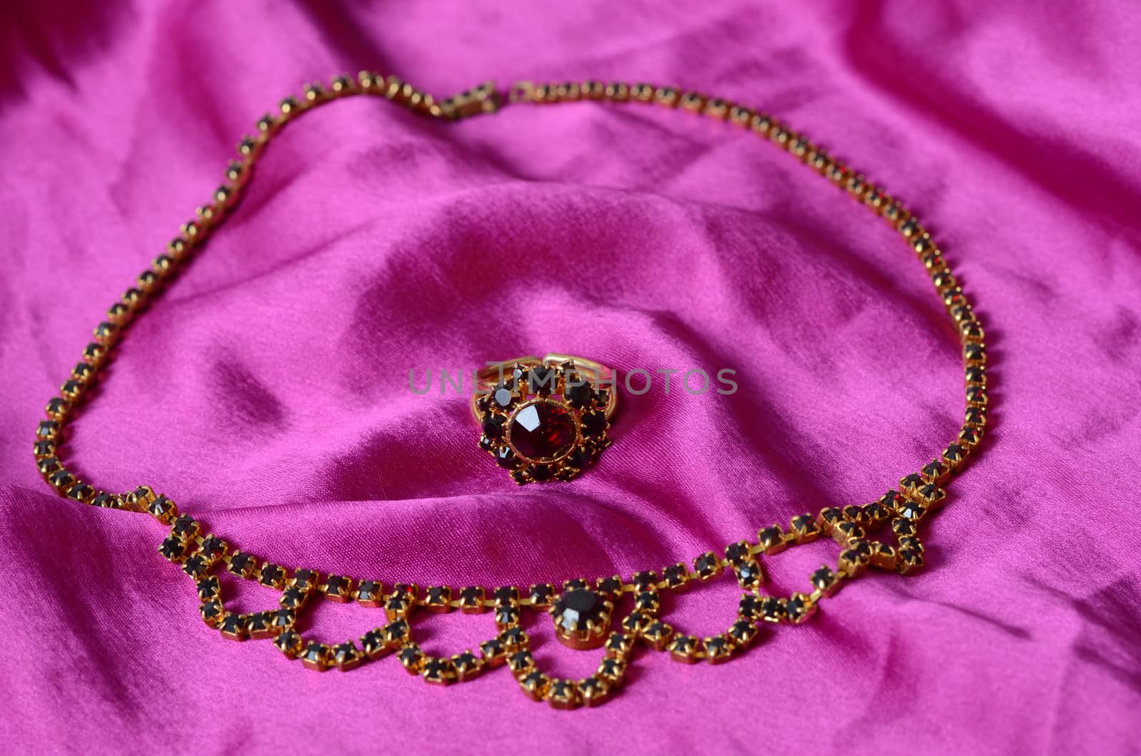 antique garnets jewelry set by sarkao