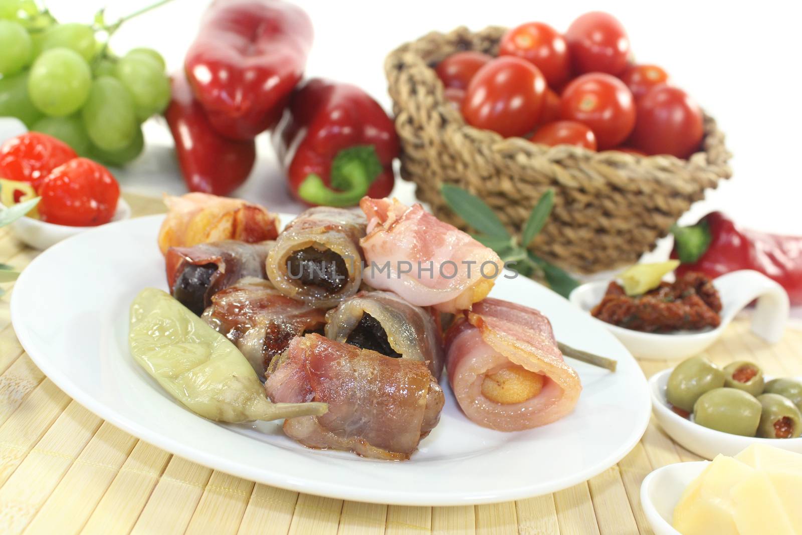Tapas stuffed with prunes, figs, apricots and bacon