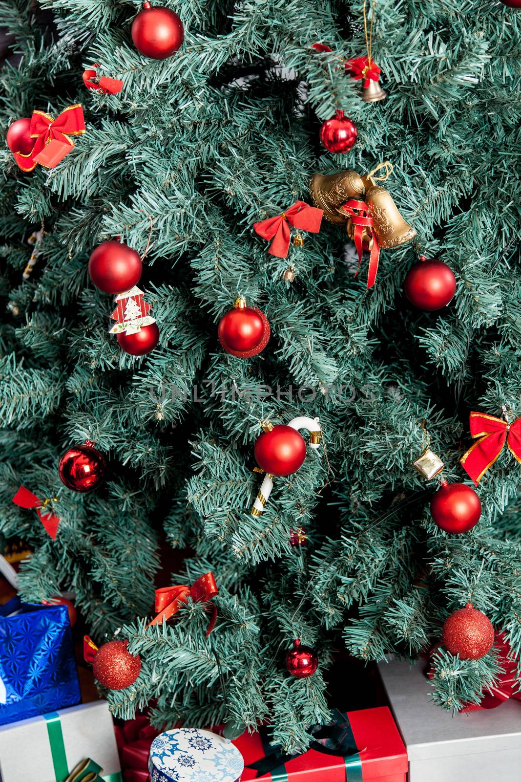 balls, beautiful, bun, celebration, christmas, colorful, decorate, decorated, decoration, festive, gifts, gold, golden, green, holiday, lights, model, new, ornament, pine, present, presents, property, red, releases, ribbon, santa, shiny, star, studio, tree, vertical, white, winter, xmas, year, gift, box, giftbox,