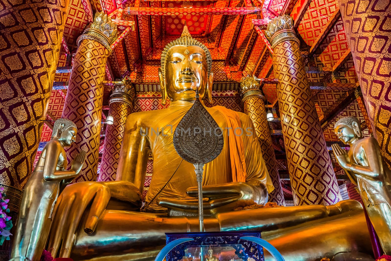 giant sitting buddha Wat Phanan Choeng temple Ayutthaya Bangkok Thailand