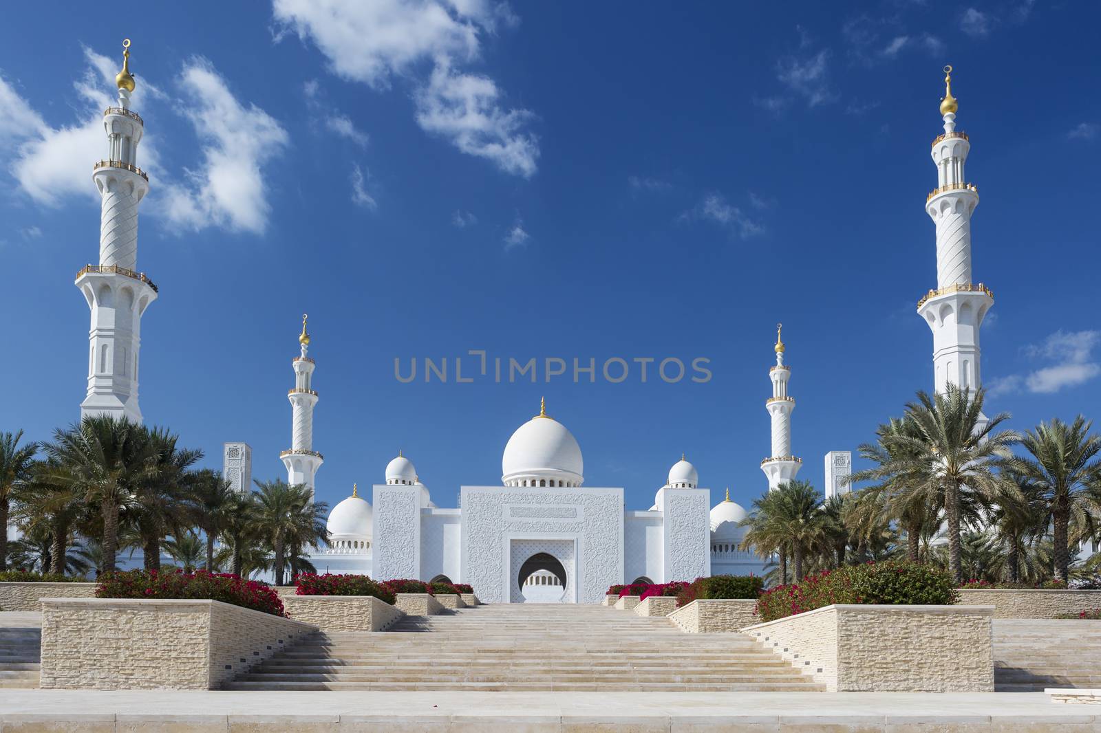 Sheikh Zayed Grand Mosque  by vwalakte