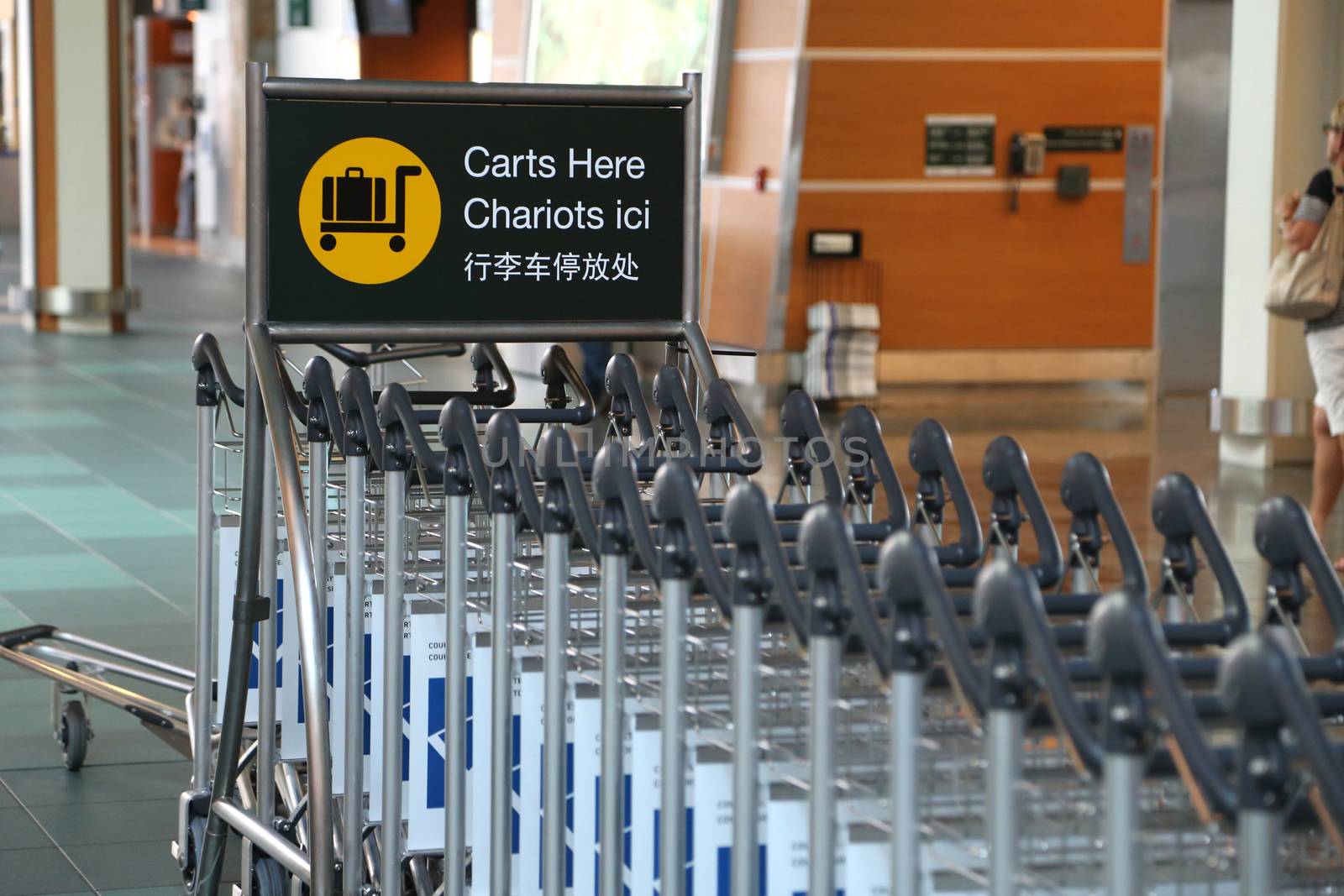 Parking carts here sign at YVR airport