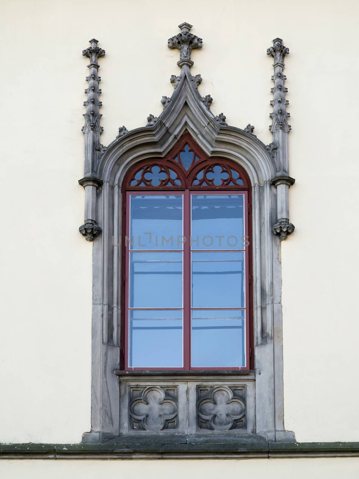 Gothic window by Mibuch