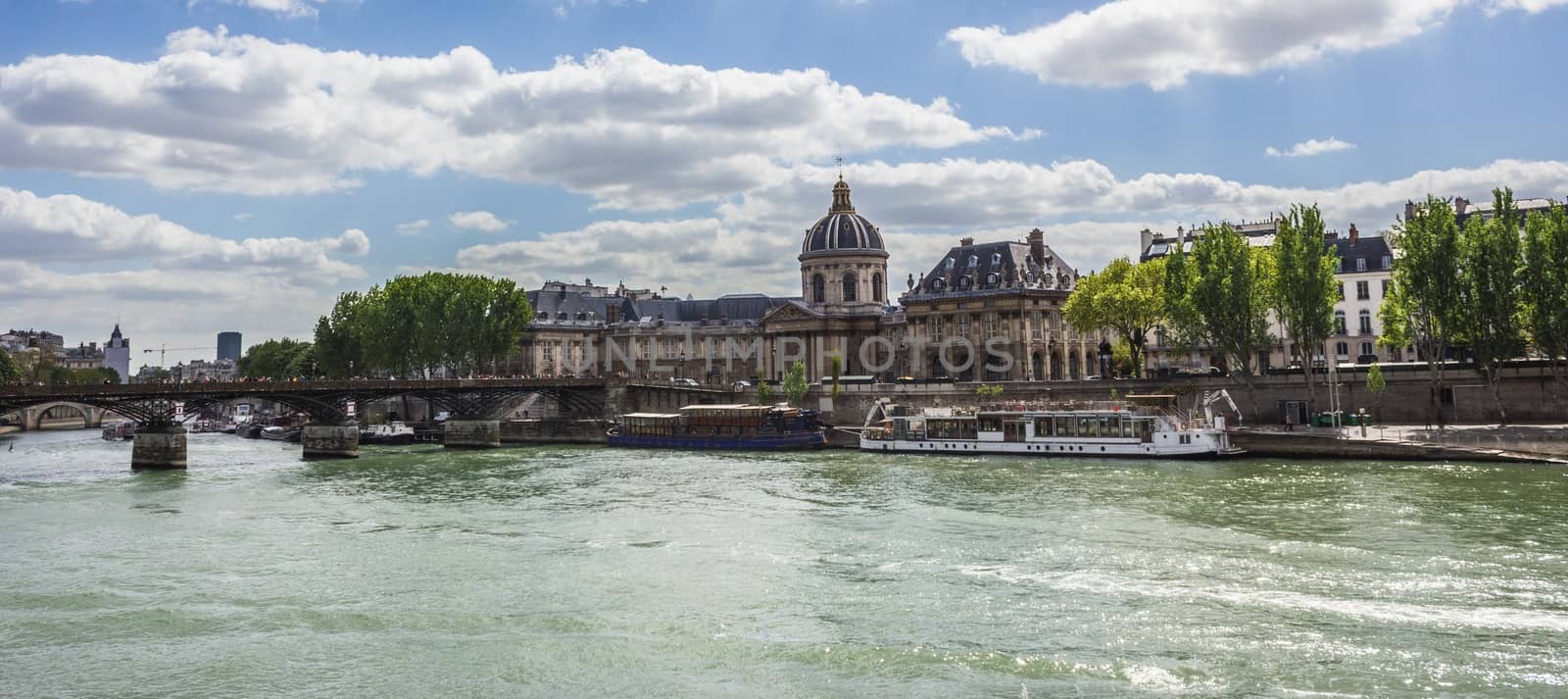 Paris, Pont de Arts by goghy73