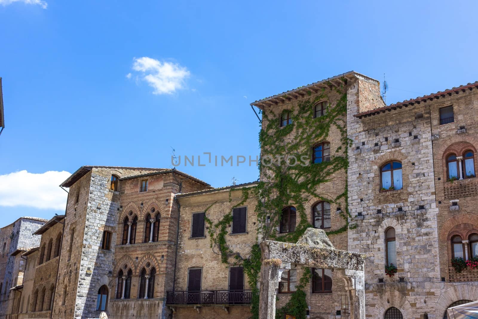 San Gimignano, Tuscany  by goghy73