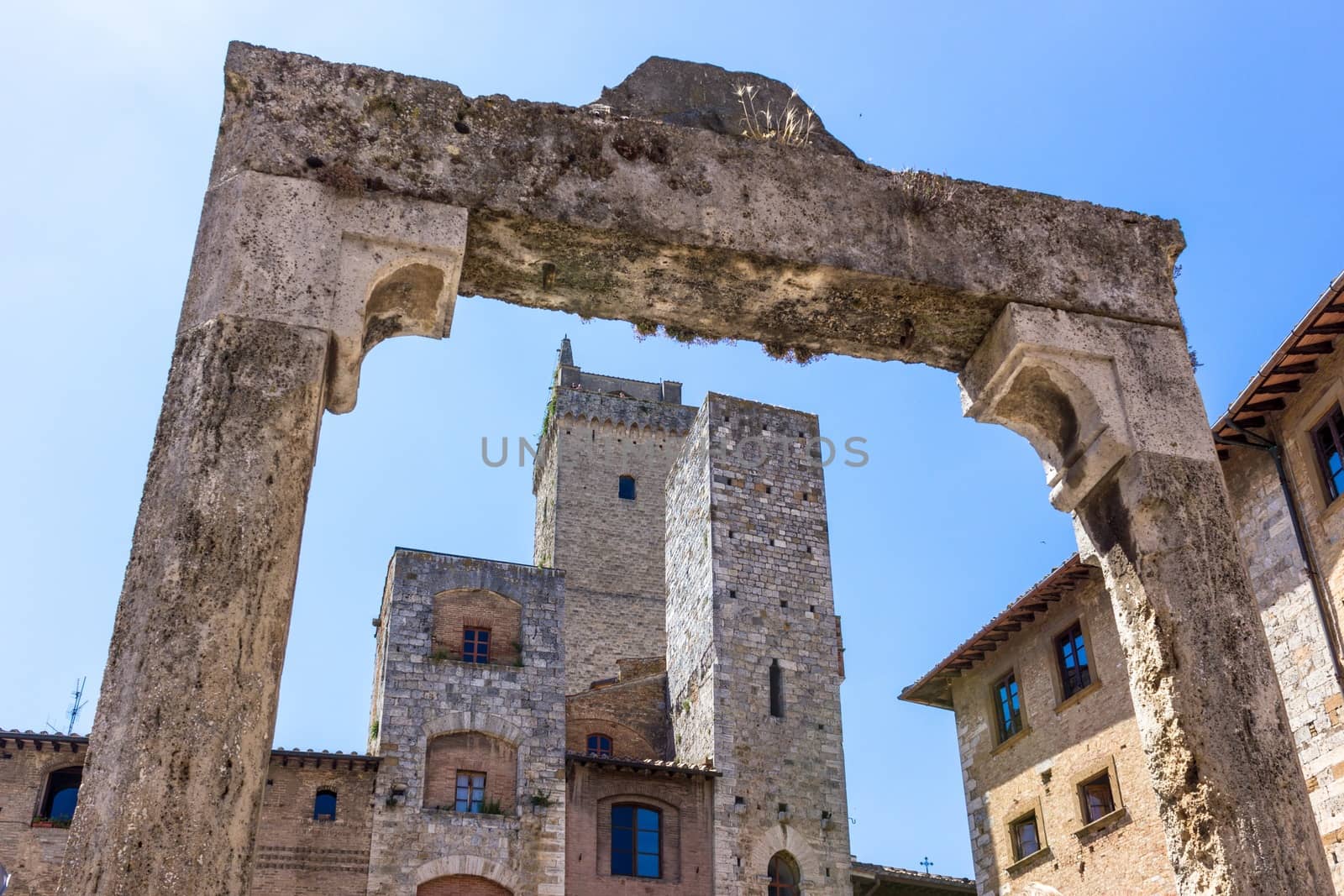 San Gimignano, Tuscany  by goghy73