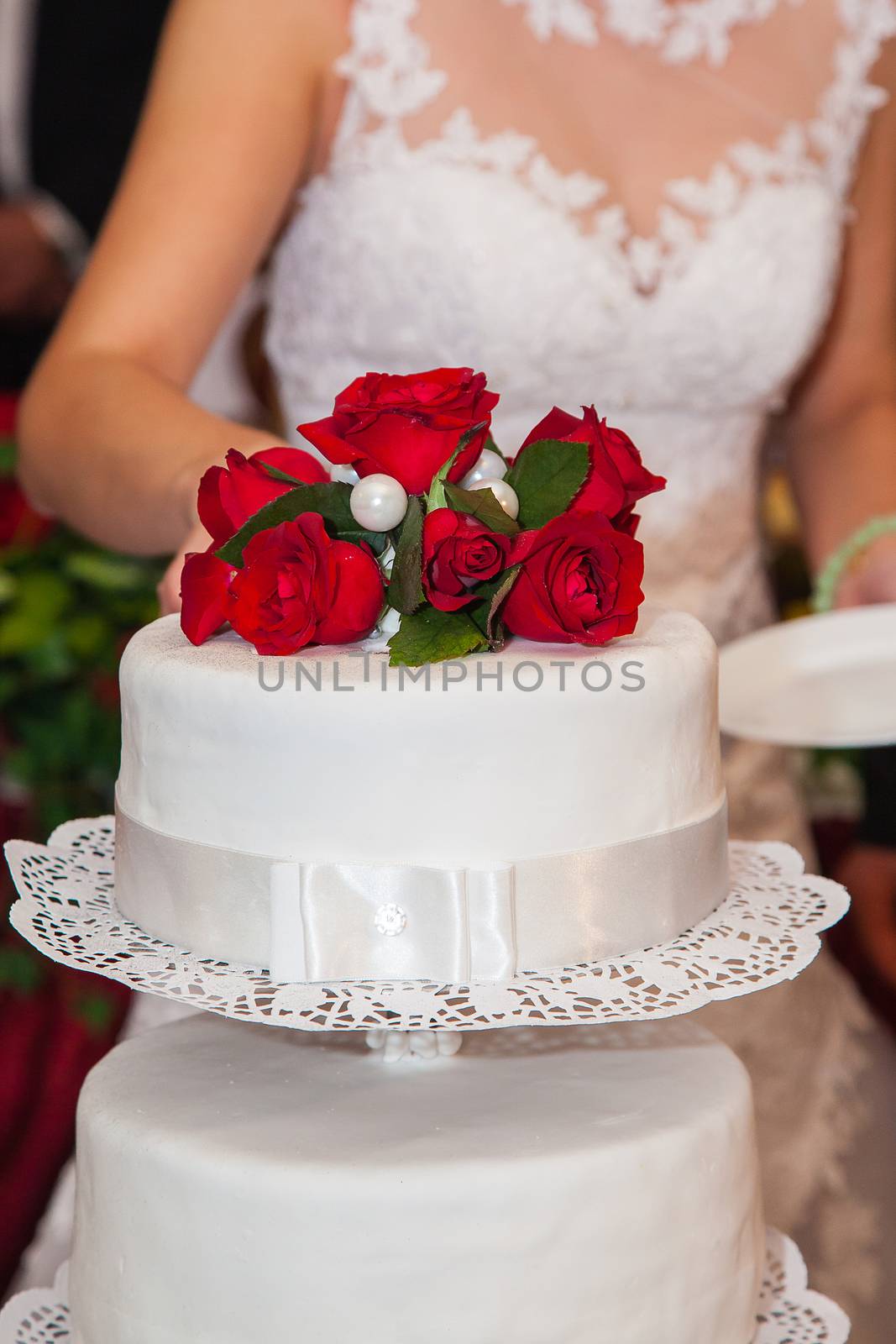 Decorated wedding cake