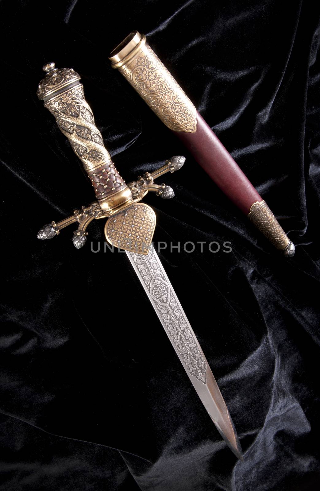 smart dagger of the medieval soldier. It was used for hunting