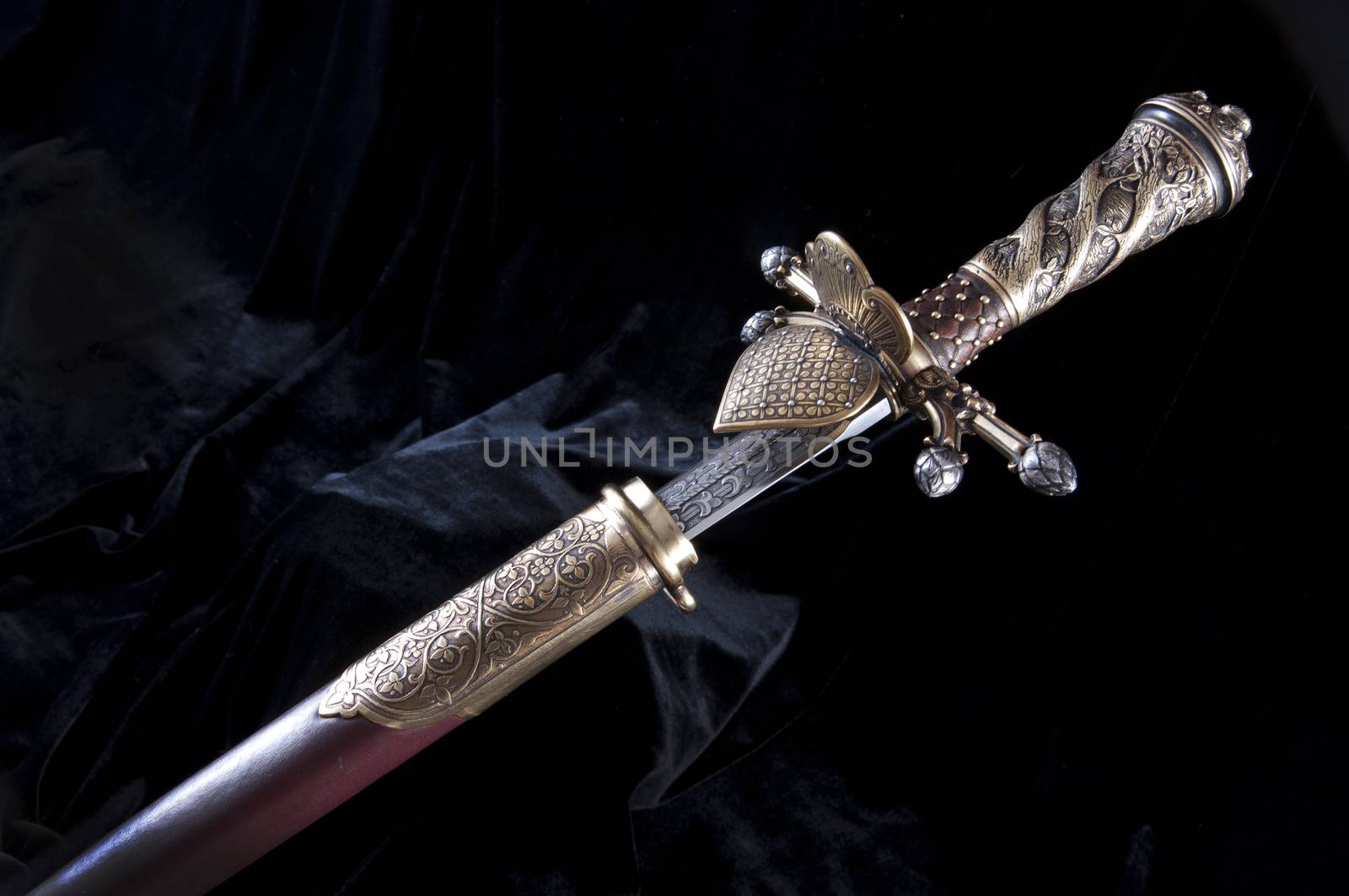 smart dagger of the medieval soldier. It was used for hunting