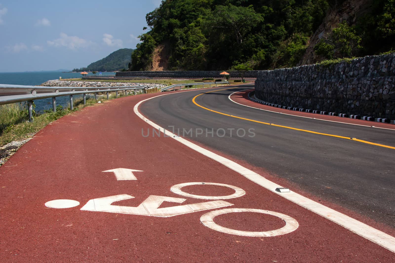 Bicycle road sign and arrow in outdoors