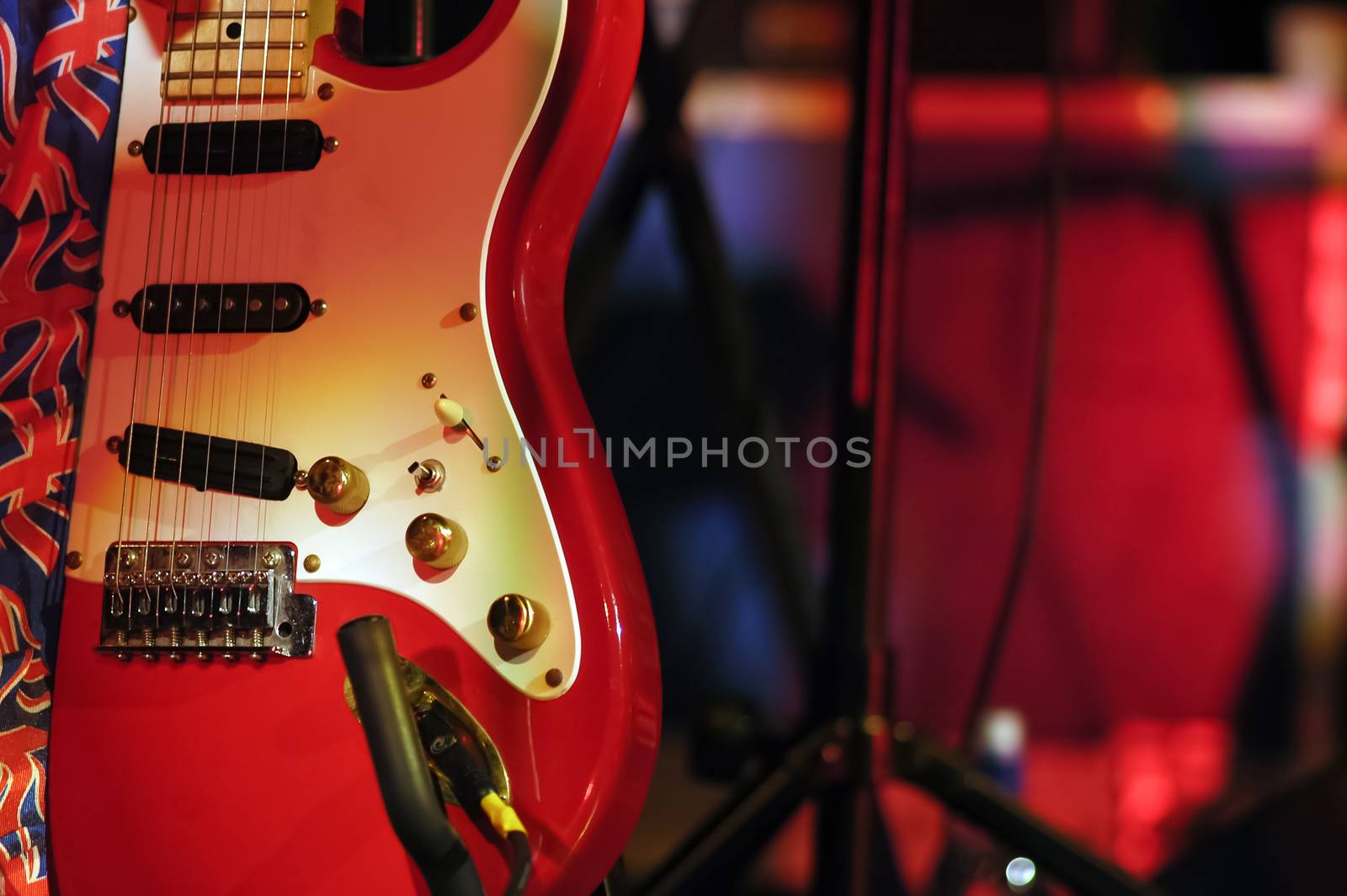 guitar on stage by nelsonart