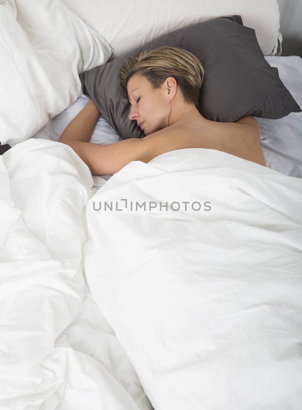 Sleeping Woman by gemenacom