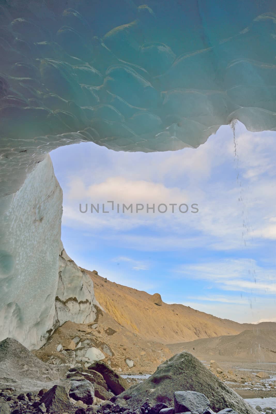 Eyjafjallaj��kull (Eyjafjallajokull) Islands Mountains Glacier in spring time