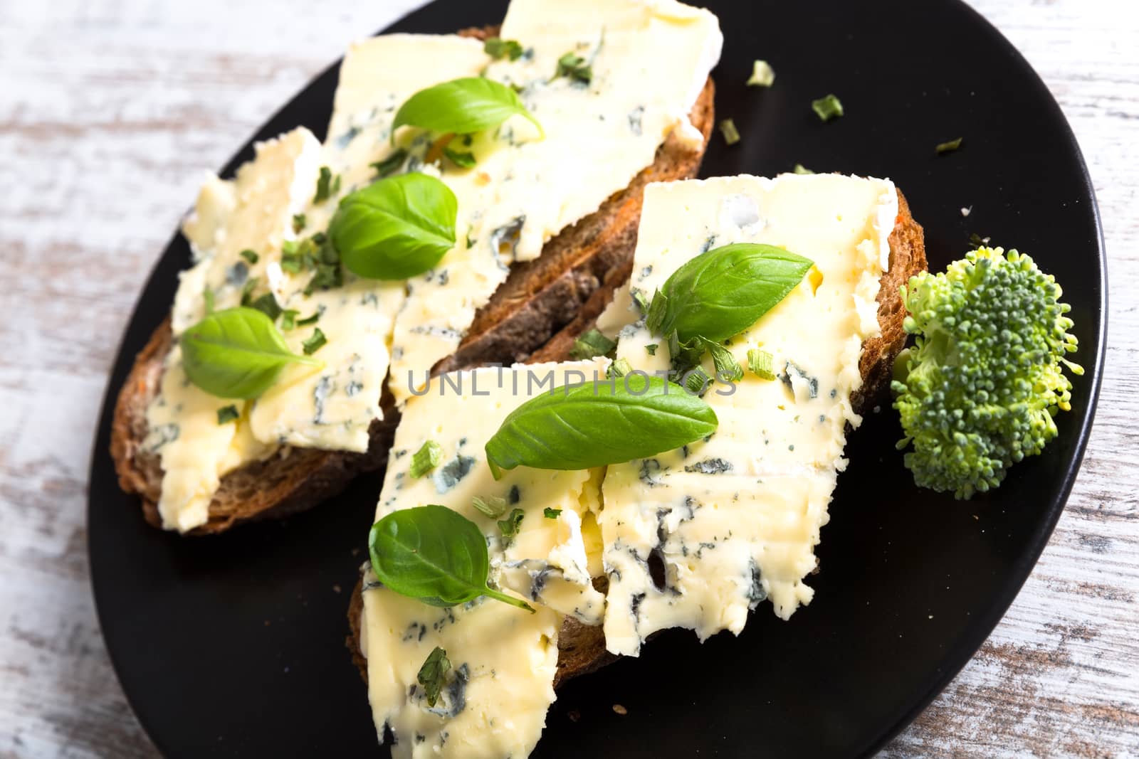 Sandwiches with Roquefort cheese	 by Spectral