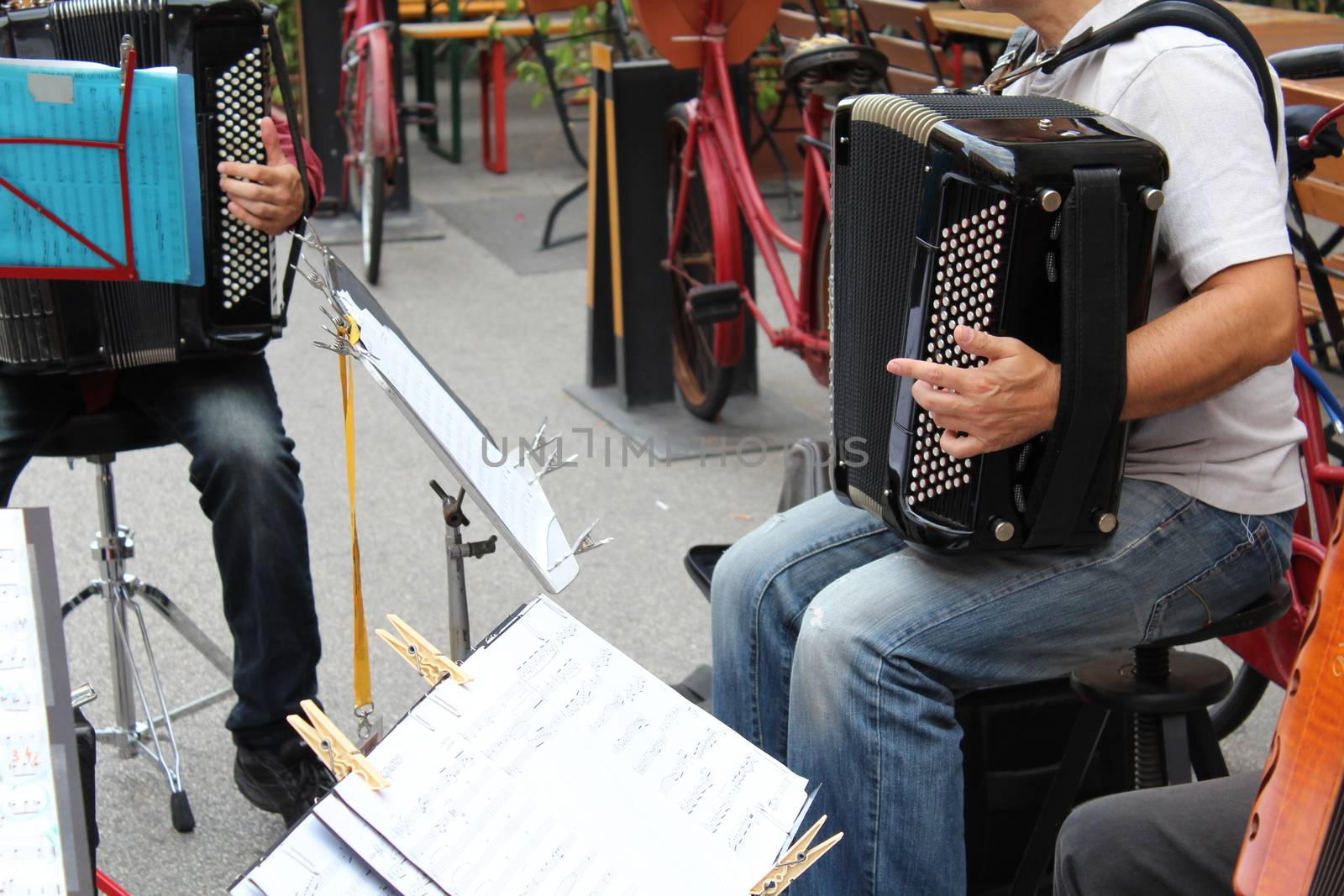 Street Music by riccardofe