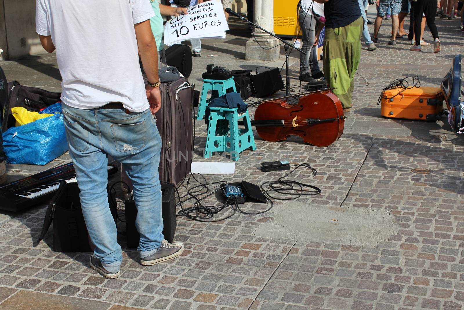 Street Music by riccardofe