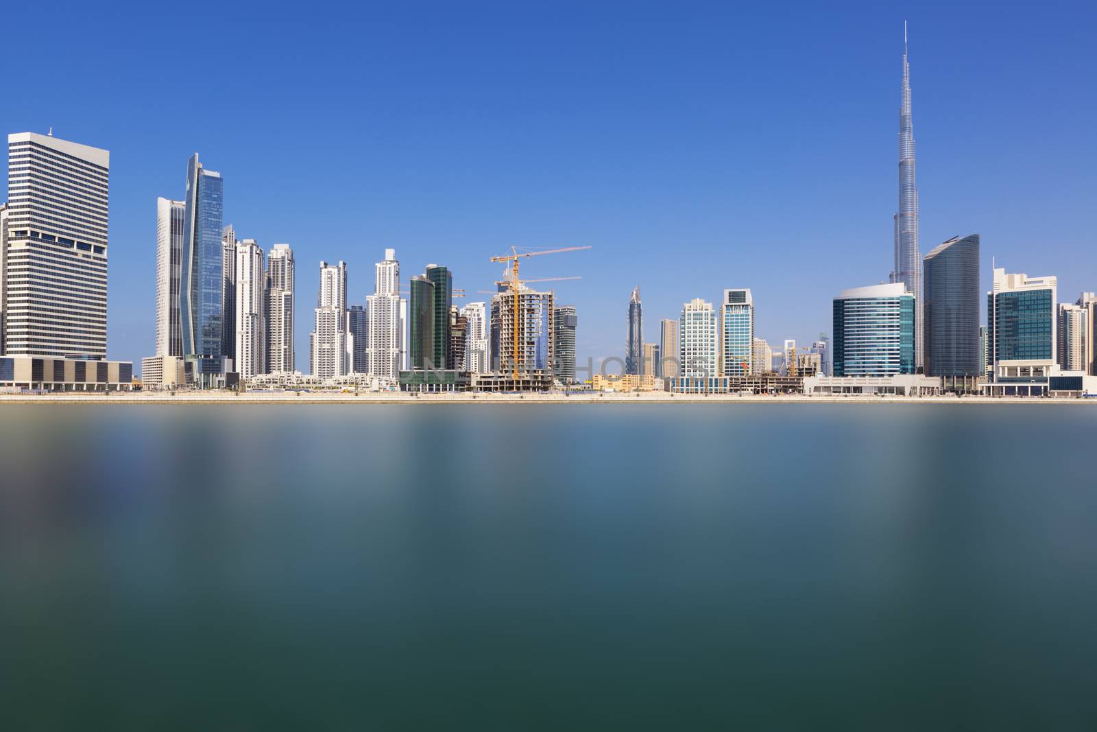 Dubai skyline by vwalakte