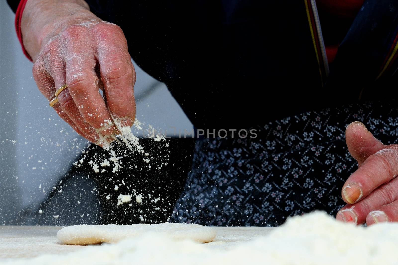 The Carasau is a typical Sardinian bread, spread all over the island is known as the Italian Music of paper.