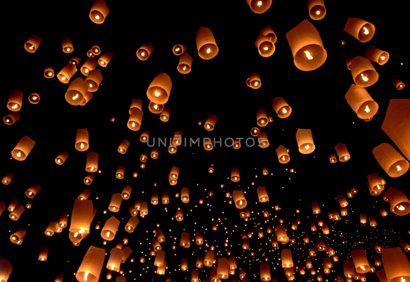 Floating lantern  by pixbox77