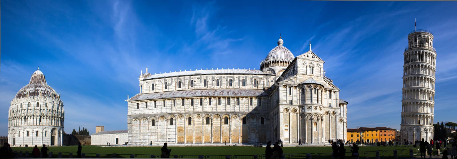 Pisa, place of miracles: the leaning tower and the cathedral baptistery
