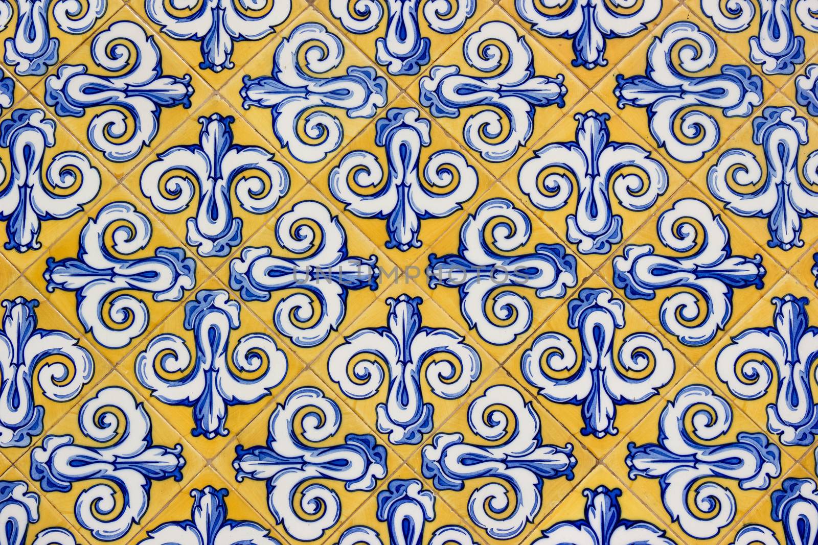 Tile decorated by hand by goghy73