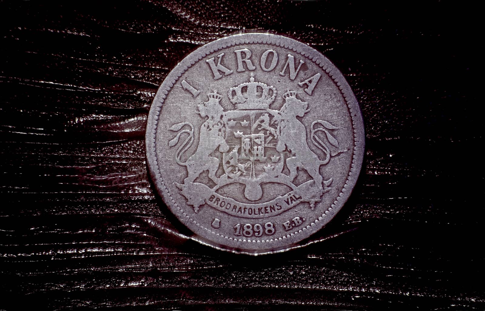 Krona by thomas_males