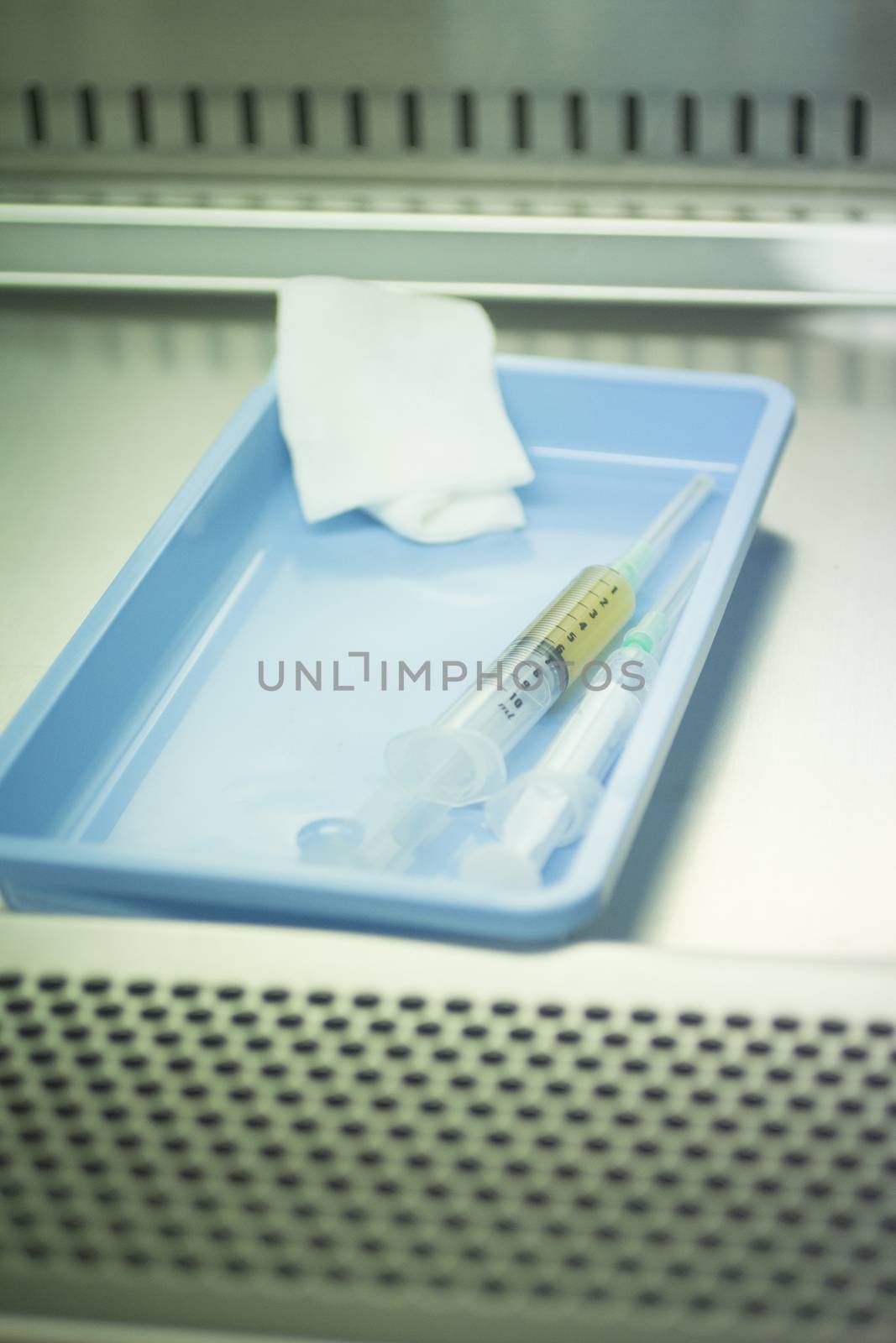 Medical laboratory syringe sterile swab tray by edwardolive