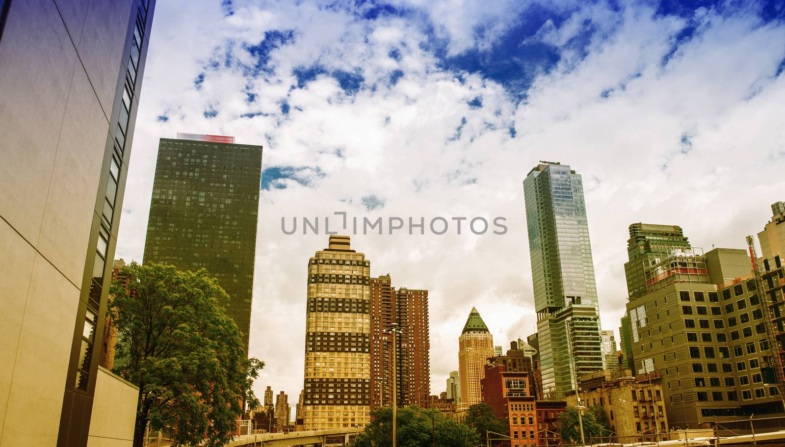 Awesome skyline of Manhattan by jovannig