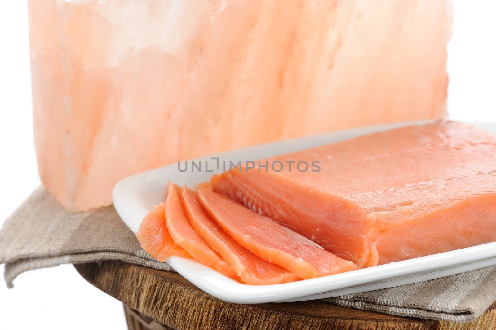 Salmon salted with Hymalaya pink salt block