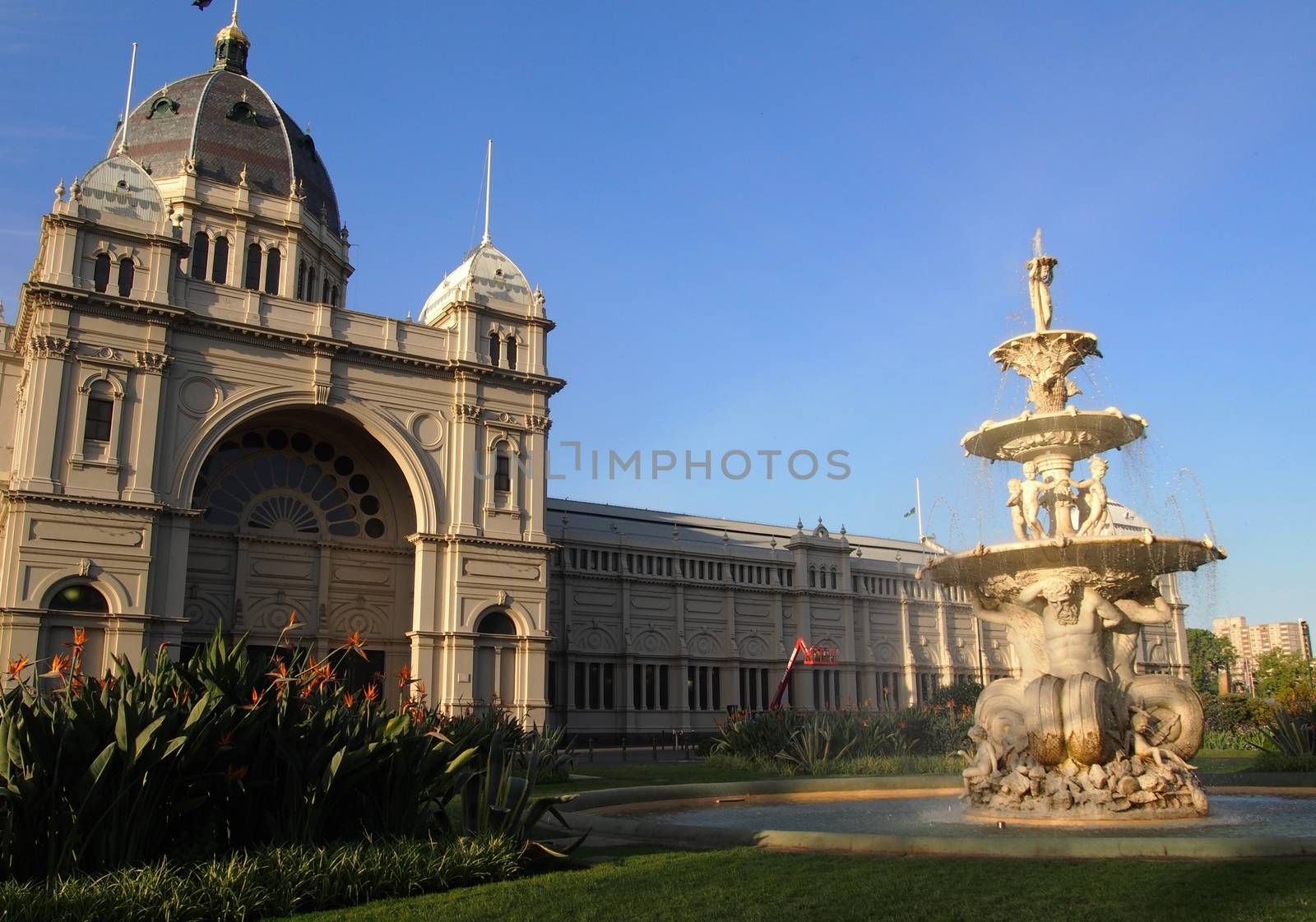 Fountain in front of Royal Exhibition Building in Melbourne