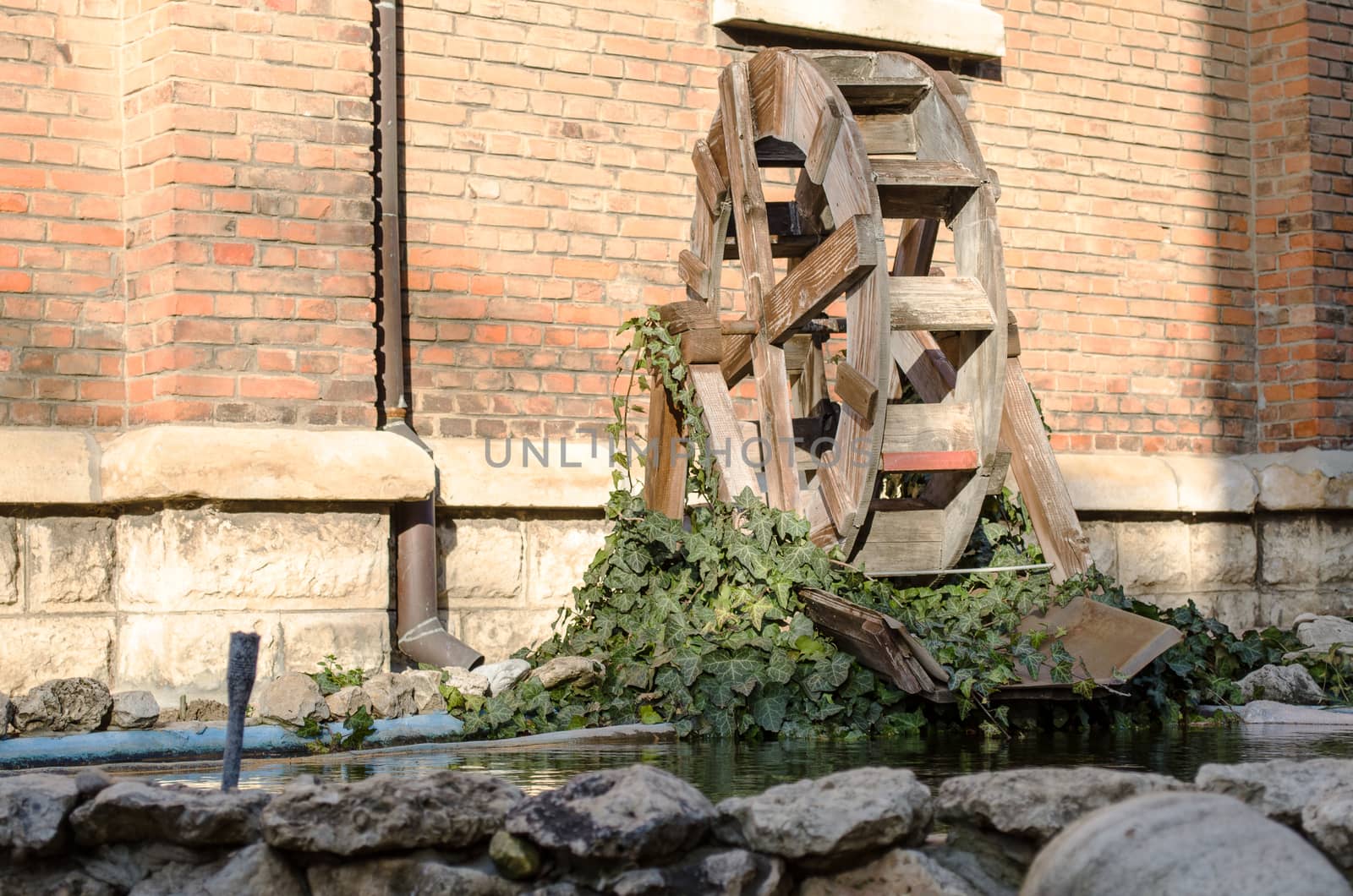 Wooden wheel of an old water mill