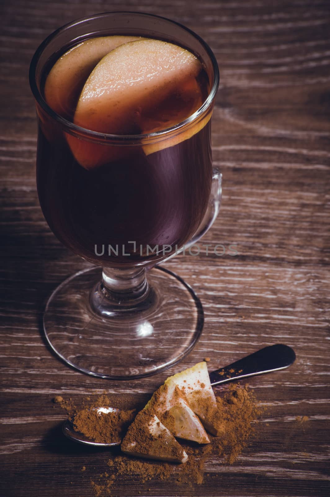 red mulled wine with apple and cinnamon 