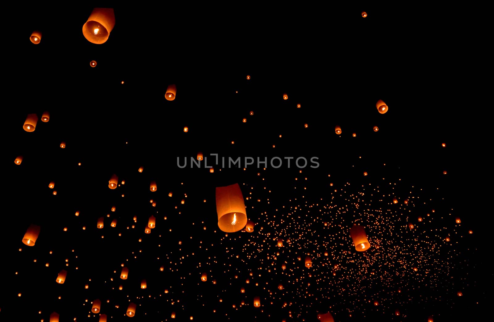 Floating lantern, Yi Peng Balloon Festival in Chiangmai Thailand 