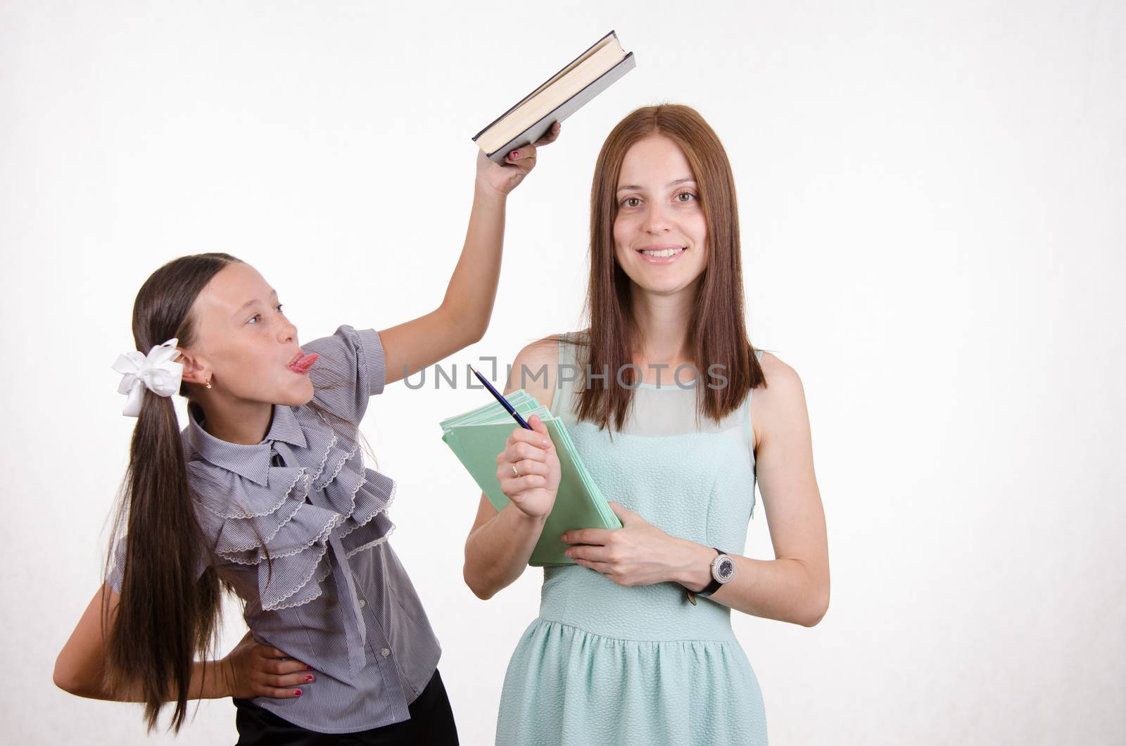 Trainee fun and mocks a good teacher