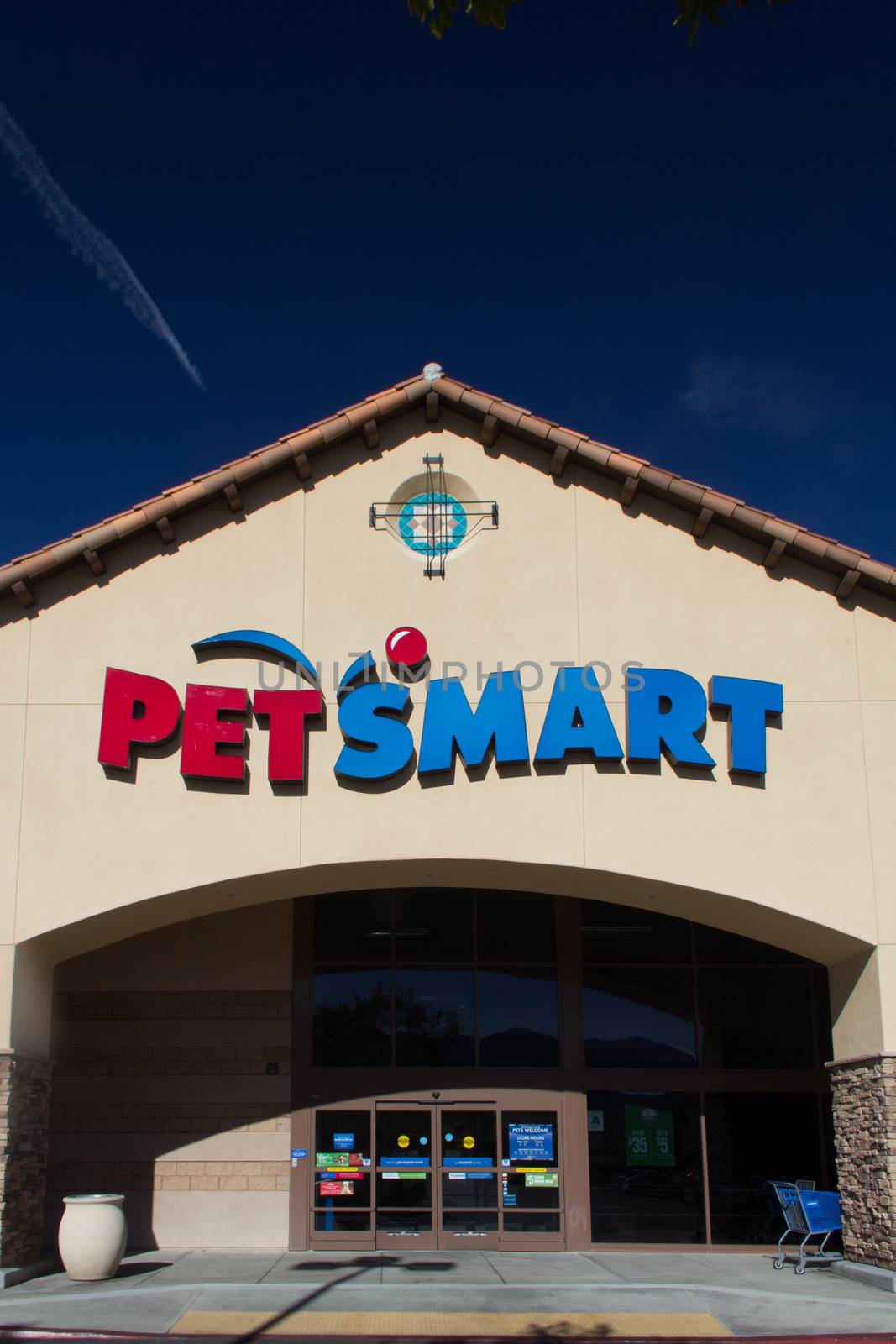SANTA CLARITA, CA/USA - NOVEMBER 22, 2014  Exterior view PetSmart store. PetSmart, Inc. is a retail specialty chain of pet supplies and services.