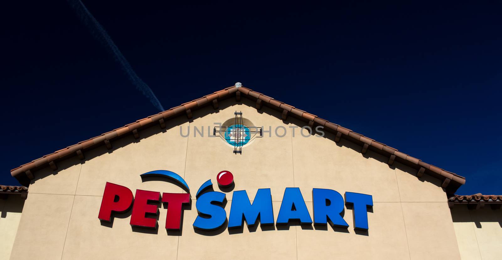 PetSmart Store Exterior View by wolterk