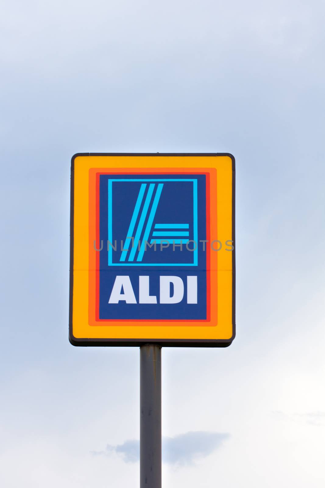 EAU CLAIRE, WI/USA - JUNE 24, 2014:  Aldi grocery store sign.  Aldi is is a global discount supermarket chain based in Germany.