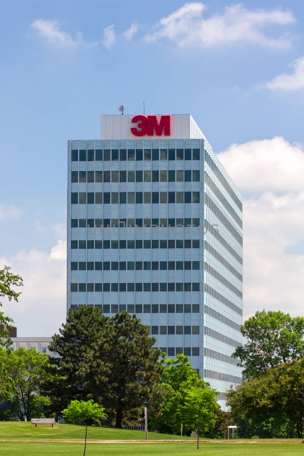 MAPLEWOOD, MN/USA - JUNE 20, 2014: 3M corporate headquarters building. 3M is a worldwide manufacturer of industrial and consumer products and employes 88,000 people worldwide.