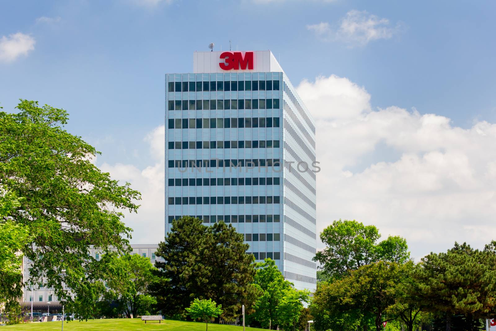 3M Corporate Headquarters Building by wolterk