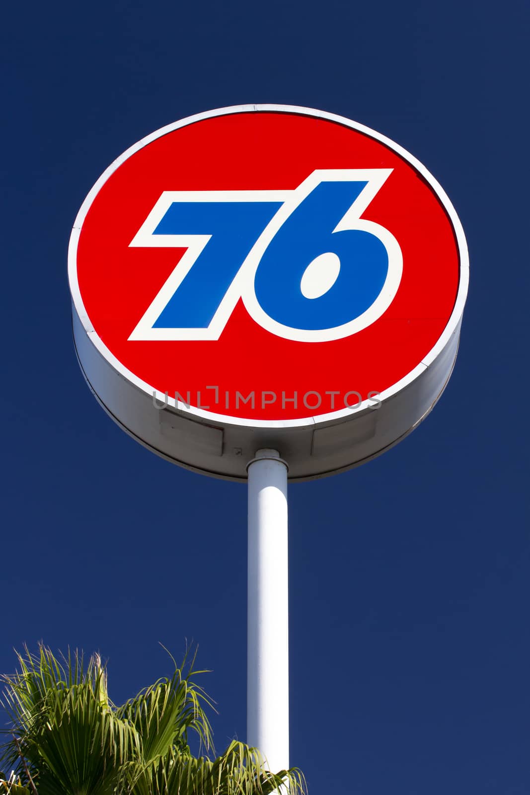 Union 76 Gas Station Sign by wolterk