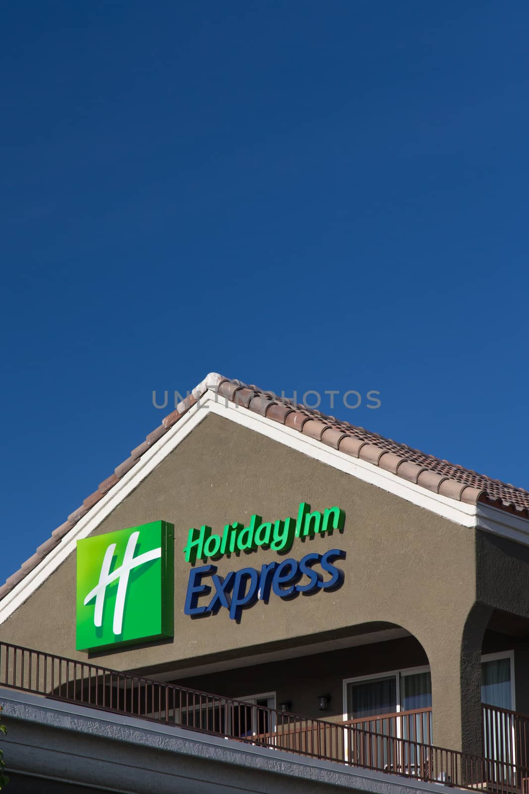 Holiday Inn Express Sign at night by wolterk