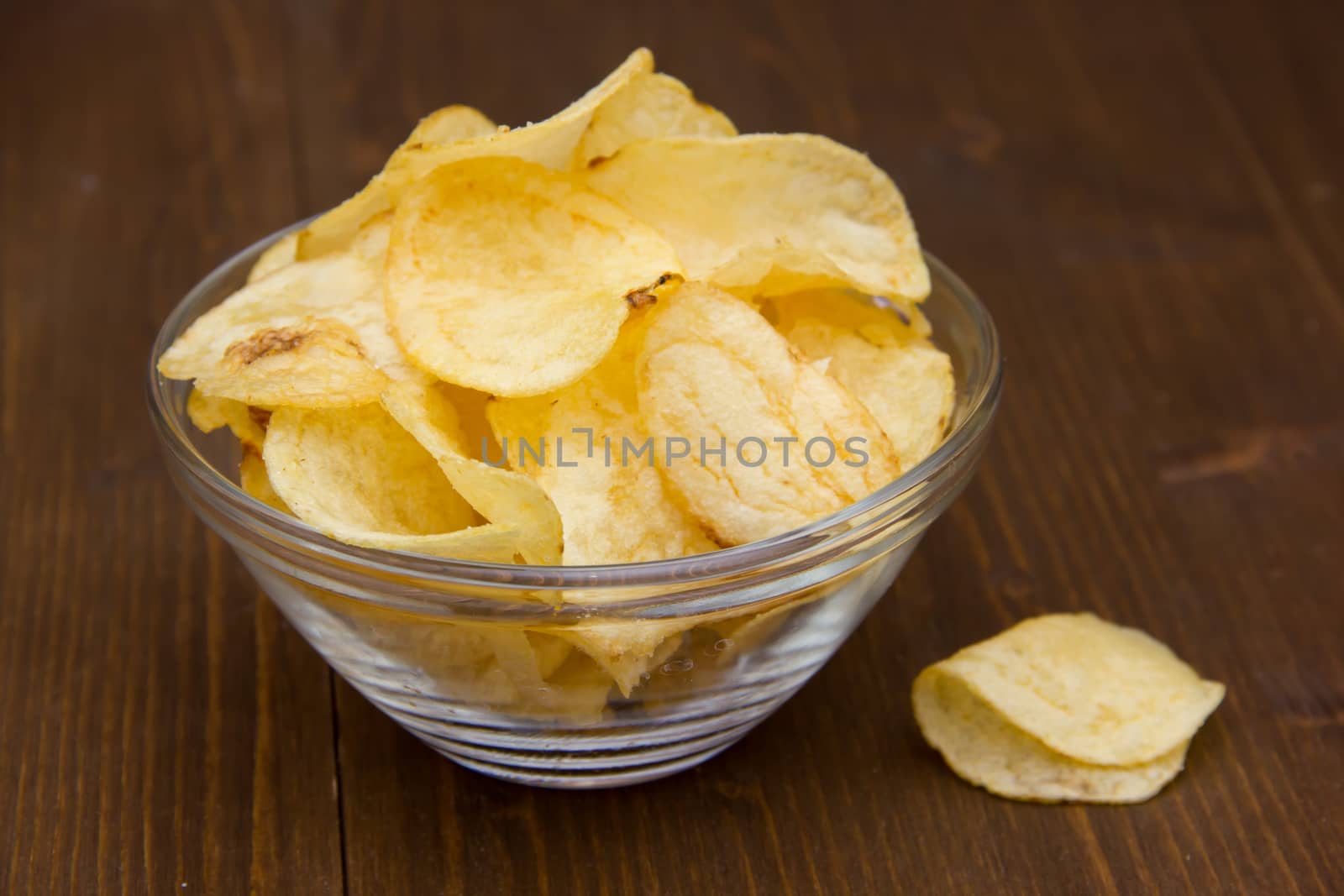Bowl of chips of wood by spafra