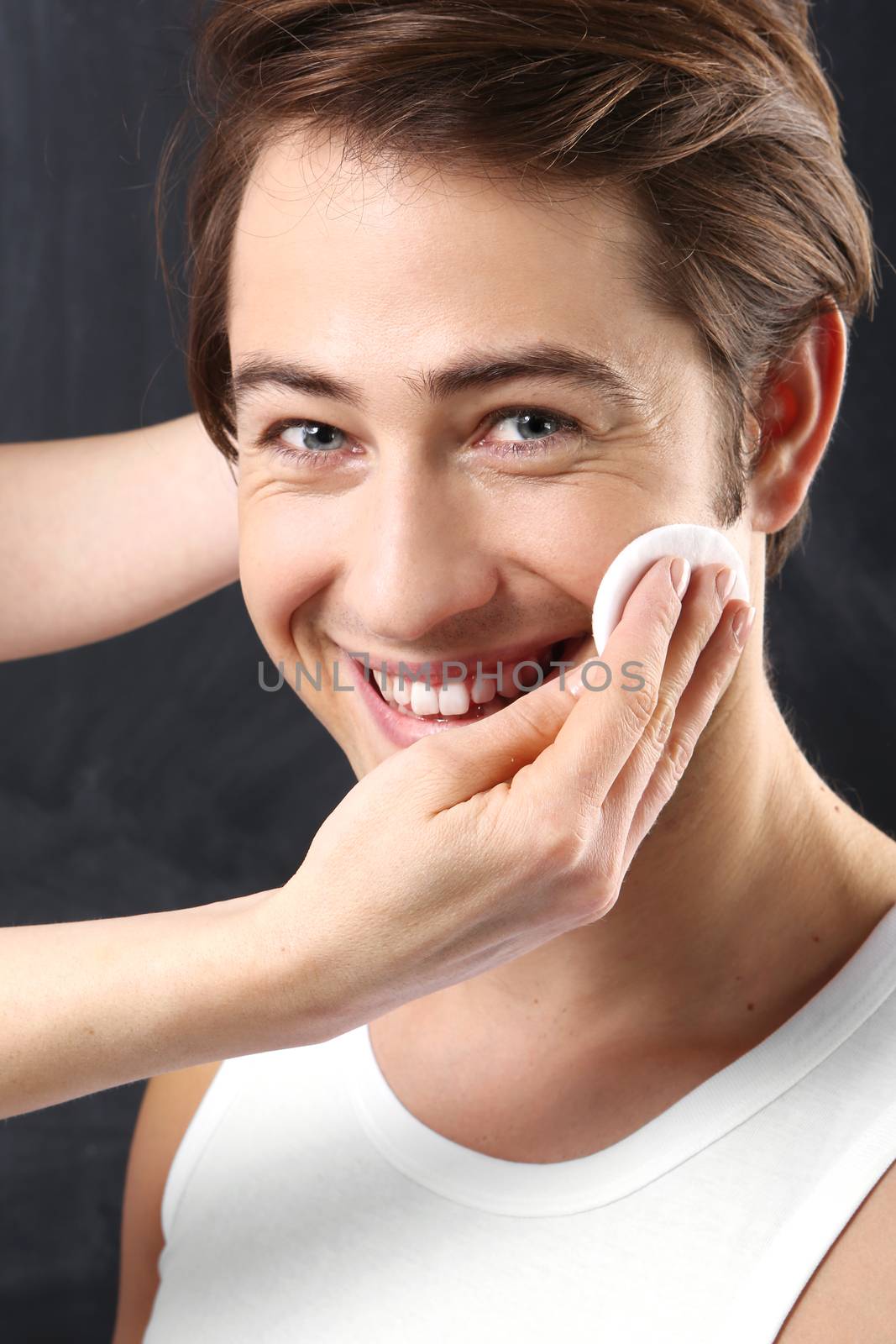Men's grooming, skin cleansing facial