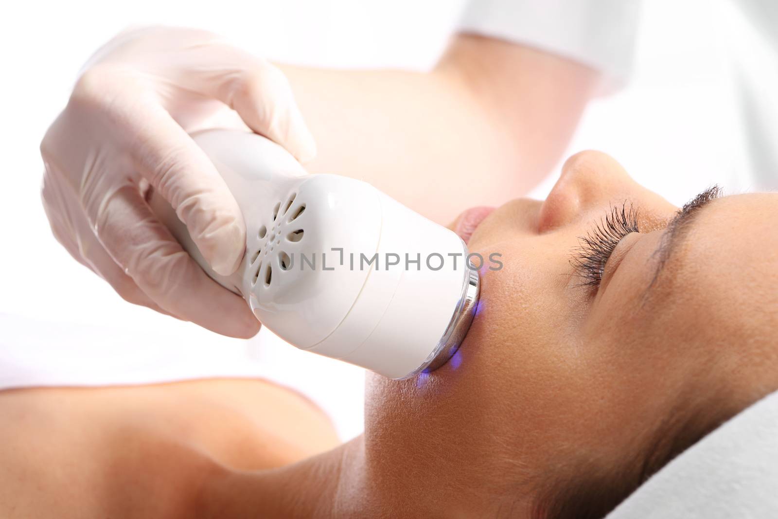 Sloping oval of the face  Ultrasound beauty treatment